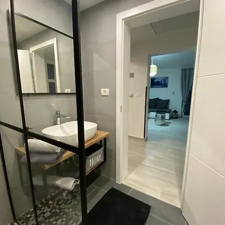 Apartma Mija-dekani Apartment *